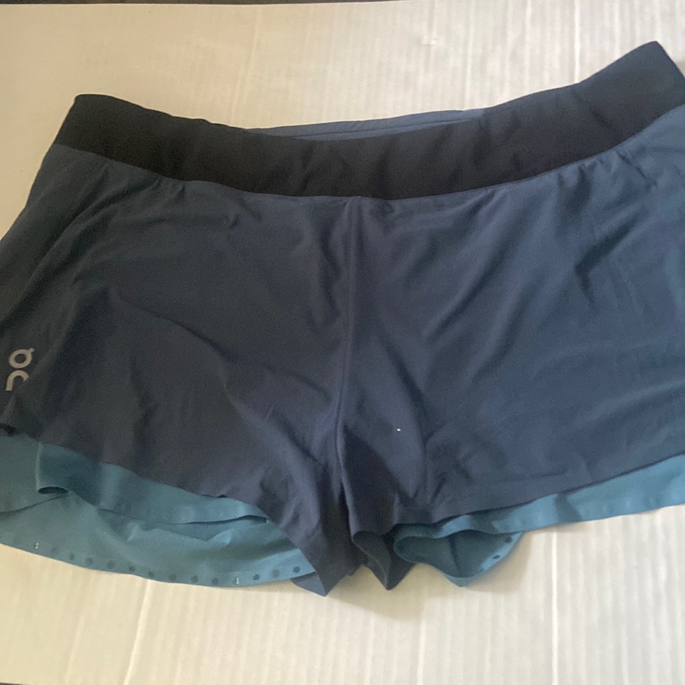 On cloud running shorts